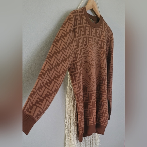 Versace x Fendi Sweater - Picture 3 of 13